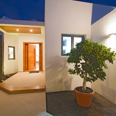 Carlota Villa Puerto Calero