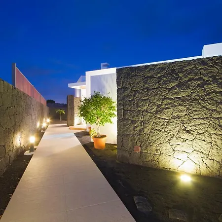 Carlota プエルト・カレロ