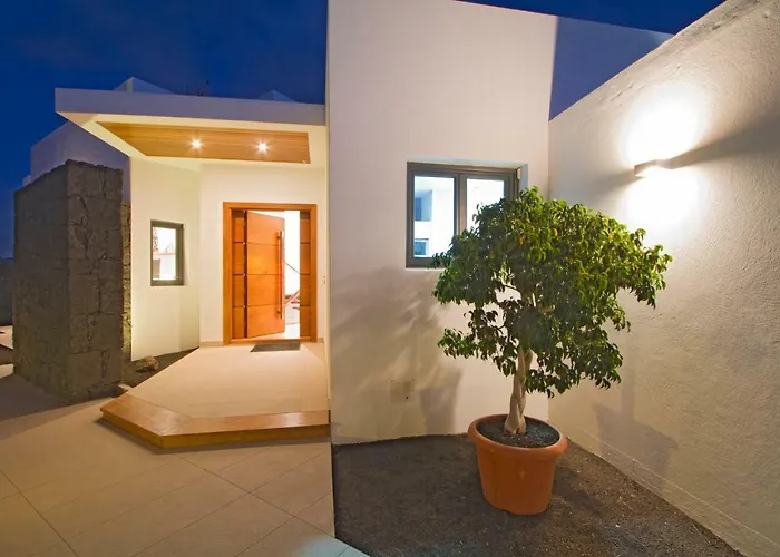 Carlota Willa Puerto Calero